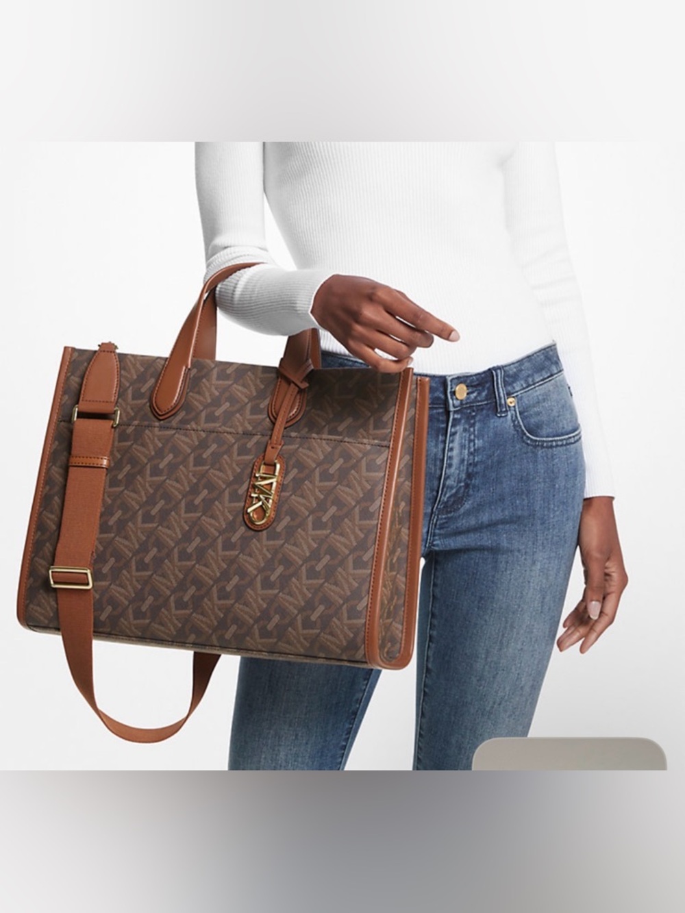 Gigi Large Empire Signature Logo Tote Bag - Picture 3 of 9